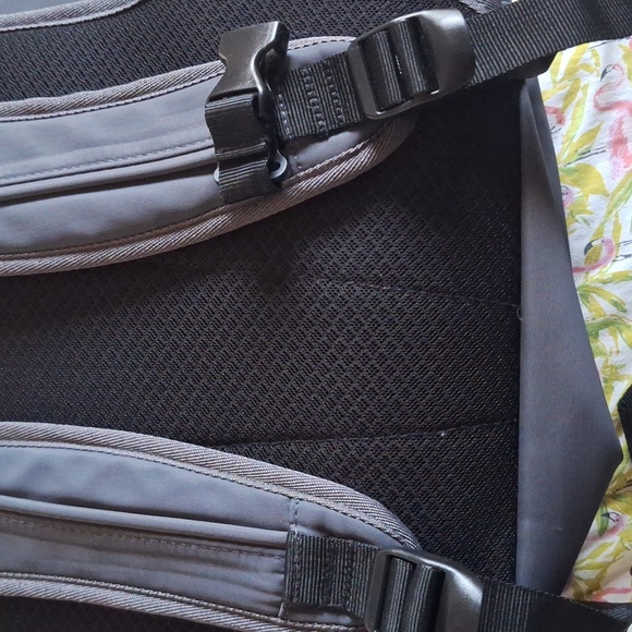 Open Story 35L Travel Backpack Grey - Picture 12 of 13